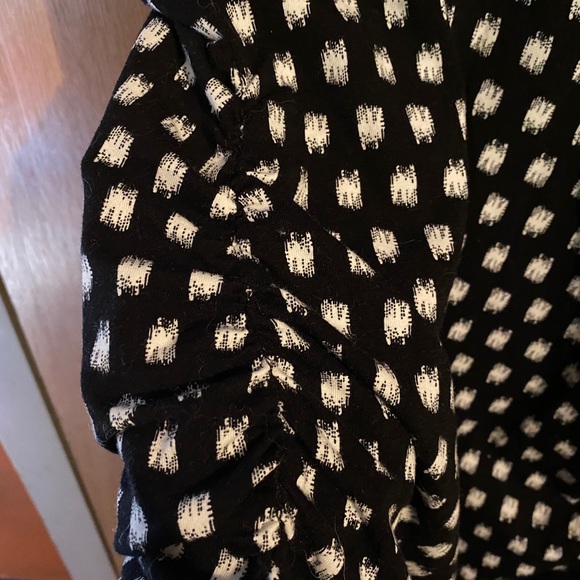 BNWT Ruched Side Scoop Neck Tee - Picture 7 of 7